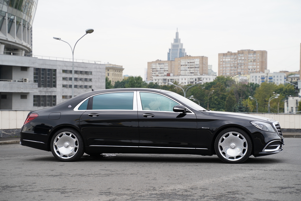 Mercedes-Maybach S 560 — профиль