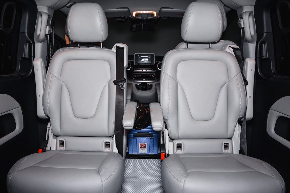 Mercedes-Benz V 200 d — раздельные кресла